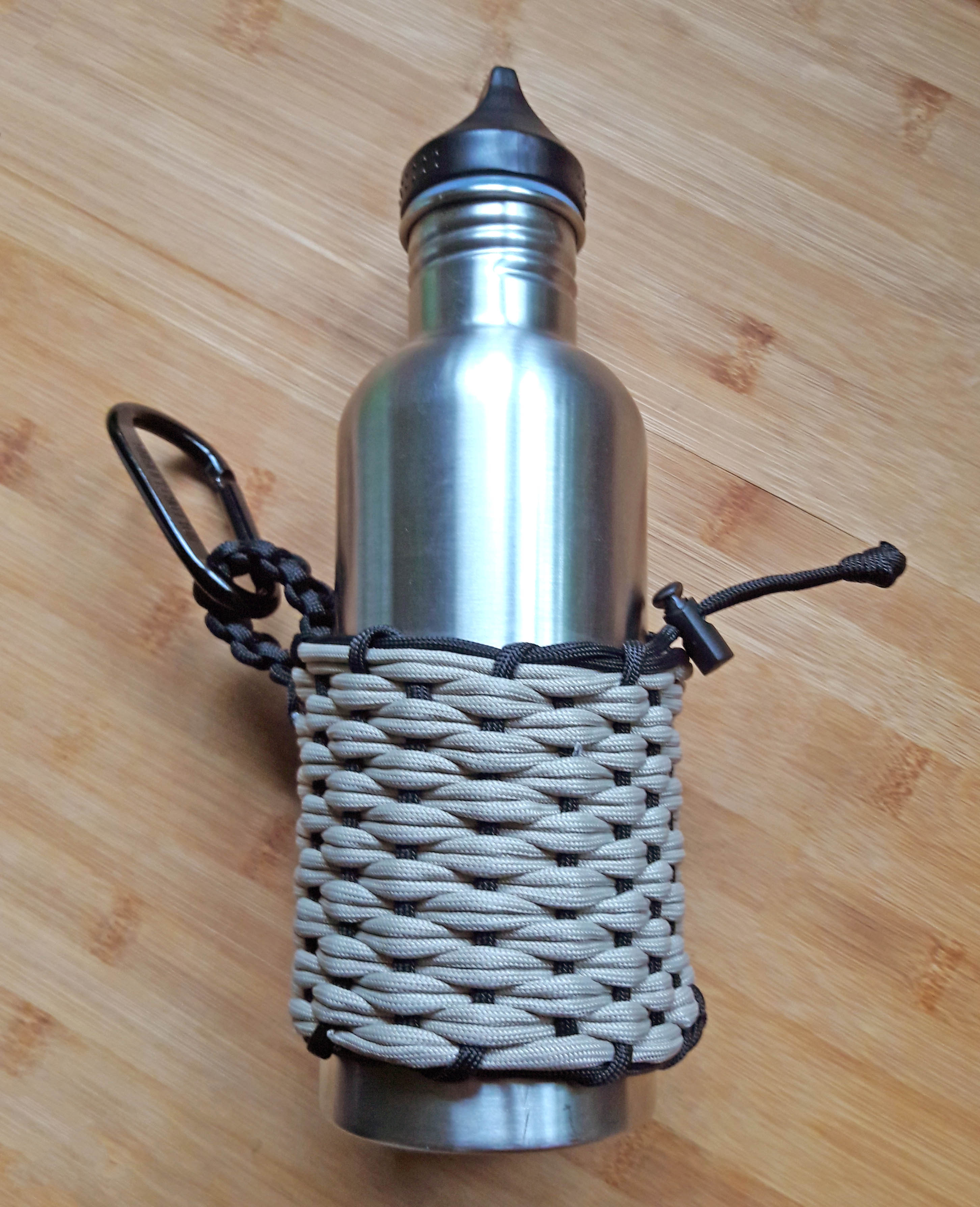 Flaschentasche aus Paracord